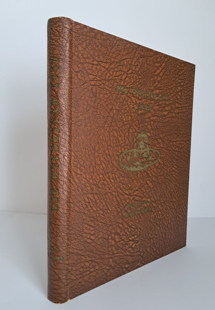 M. C. Botha - Die Huldejaar 1949: ’n Algemene oorsig oor die huldeuitinge van ’n dankbare volk in 1949 — Die jaar waarin sy gedagtegang aangetrek is deur en met behulp van die Rapportryers voortgedra is na die Voortrekker-monument, Pretoria.