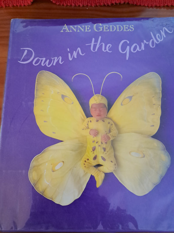 Down in the Garden - Anne Geddes (Photographer)
